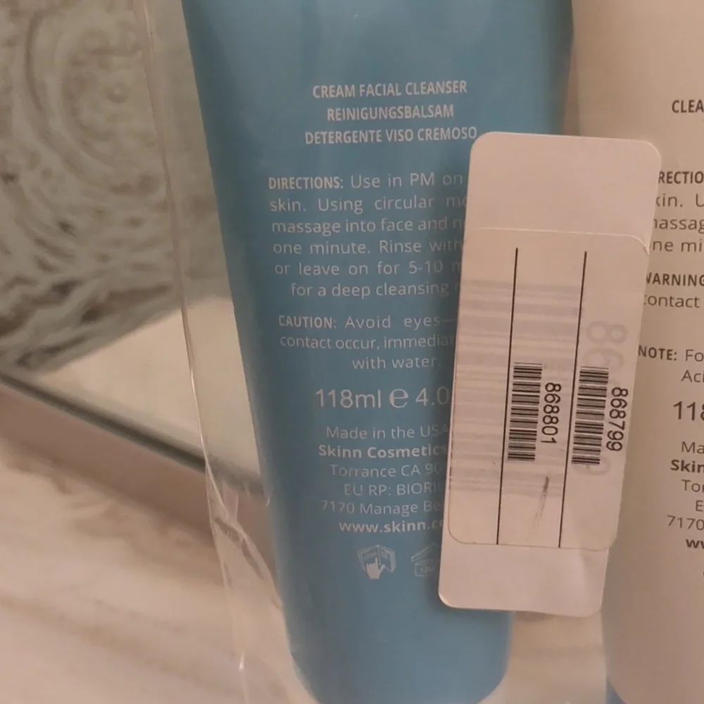 A.M. And P.M. Cleanser For Your Face - Picture 4 of 4